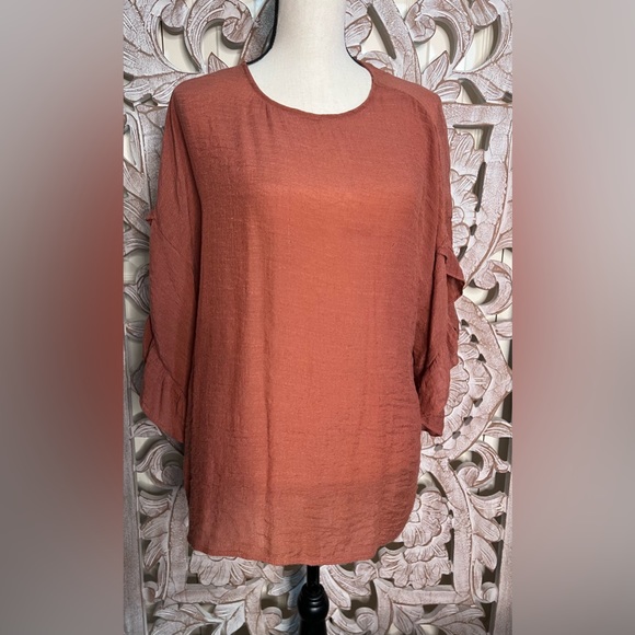 Doe & Rae Tops - Doe & Rae Rust Blouse W Ruffle Waterfall Sleeves Sz L
